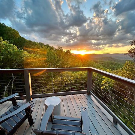 Cloudchaser Cabin, Private, New Cabin, 2 Kings, Cozy, Modern, Hot Tub, View, Theater Villa Sevierville Exterior photo